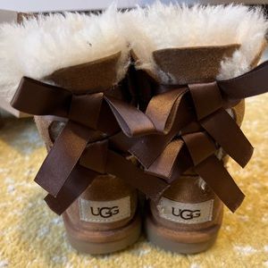 UGG Toddler T Bailey Bow II SIZE 9
